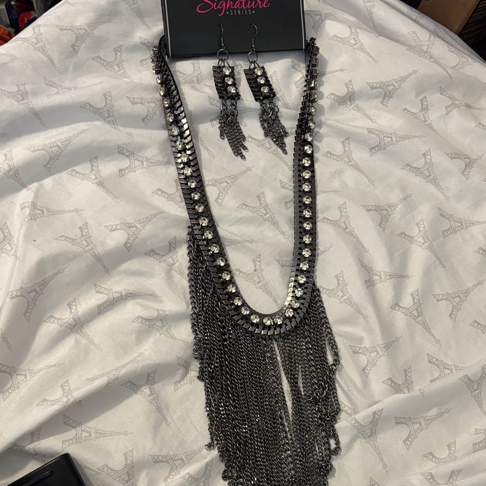 Signature Black and Silver Necklace with Earrings - Picture 1 of 4